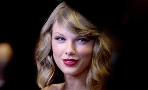 Nothing will happen until friends of yours have joined your little who's listening room, and you can summon them in by tapping on the invite. 13 Underrated Taylor Swift Songs You Want On Your Playlist