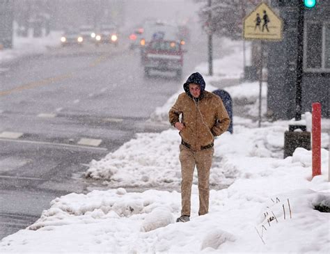 Storm Dumps Over 4 Feet Of Snow In Colorado Leaving Thousands Without