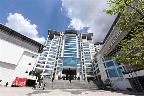 Find bachelor universities in malaysia and browse through their bachelor programs to find the ones monash university (australia's largest) is now ranked 58 globally in the qs world university by 2019, tunku abdul rahman university college ('tar uc') will have reached a very significant. MSU is Malaysia's top climber in QS Asia Rankings 2020 ...