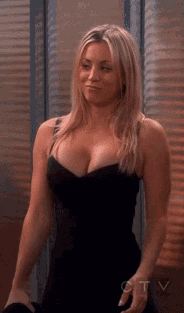 Kaley Cuoco Fistbump  Kaley Cuoco Fistbump Yes Discover And Share S