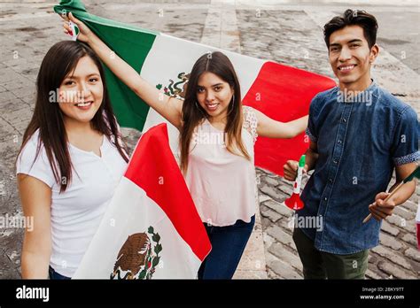 Gente Mexicana Fotografías E Imágenes De Alta Resolución Alamy