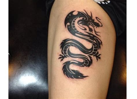 Nghệ thuật tattoo đang dần trở thành trào lưu đang được nhiều bạn trẻ biết đến, nhưng chắc chắn là được cải tiếng rất nhiều, hơn thế nữa những mẫu hình xăm lại mang nhiều ý nghĩa riêng của chúng. Hình Xăm Rồng Đơn Giản ️ 1001 Mẫu Tattoo Rồng Đẹp