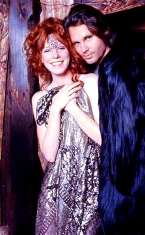 Jim morrison met his girlfriend pamela courson at the london fog on the sunset strip in 1965, while she was an art student at los angeles city college. Jim Morrison and Pamela Courson - Music Photo (31913794 ...
