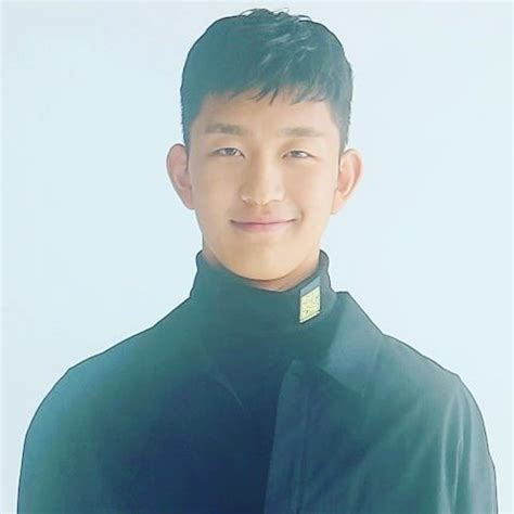 ^ '대전의 아들' 송중기 때문에 속 태우는 대전시 왜?. 김창열, 185㎝ 모델 아들 새 프로필 공개…훈남 비주얼 "고1인데 ...