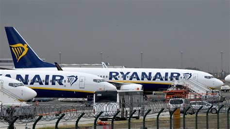Ryanair Strikes Passengers Can Be Compensated For 2018 Flight Cancellations Airline Agrees