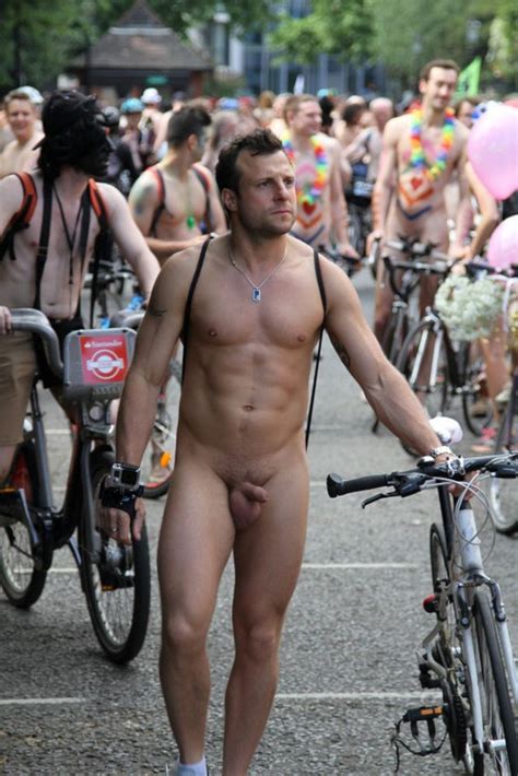 A Londra Tornato Il World Naked Bike Ride