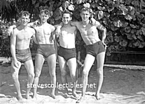 Vintage Hot Photo Four Shirtless Beach Babes Gay Int