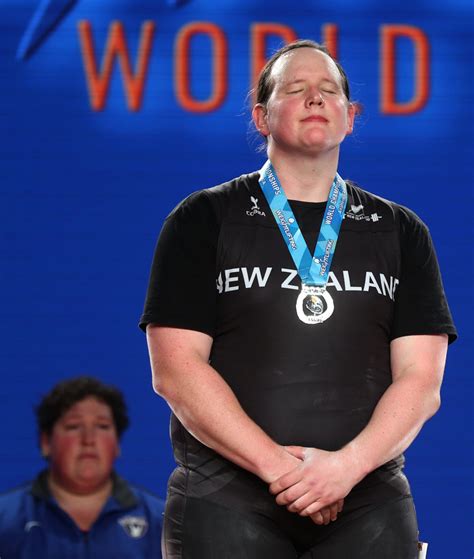 The new zealand weightlifter did not make the podium. Transgender Hubberd is vragen zat: 'Enige wat ik vraag is ...
