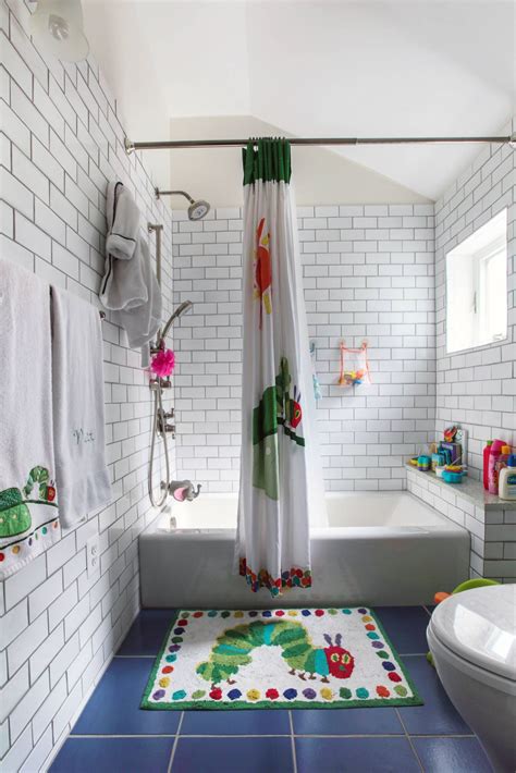 Aquatic themes are really popular for bathrooms, especially kids bathrooms where you have more flexibility to be fun and creative. 12 Tips for The Best Kids Bathroom Decor