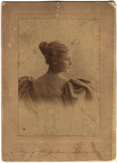 Young Woman 1890s Vintage Photography Vintage Photographs Vintage