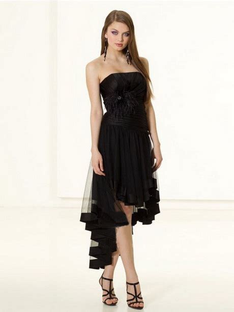 La collezione di abiti da cerimonia per taglie forti ti propone il modello giusto per ogni occasione formale e elegante: Vestiti eleganti da cerimonia per ragazze
