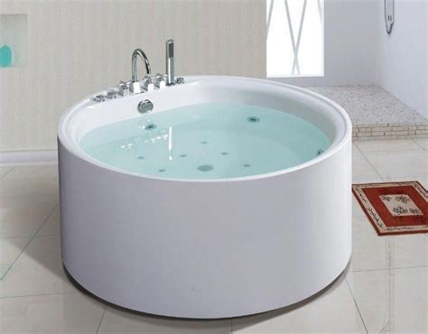 Oregon live showcased this gorgeous a square japanese soaking tub is both unique and contemporary too. whirlpool-baths-jacuzzi-corner-bath-modern-round ...