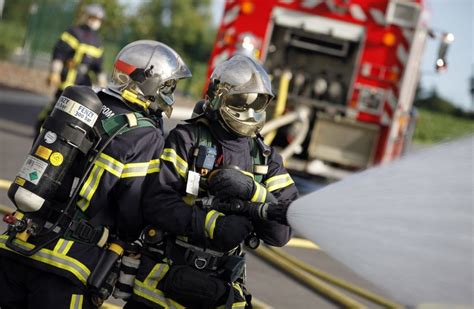Devenir Sapeur Pompier Allôlespompiers Le Monde Des Sapeurs Pompiers