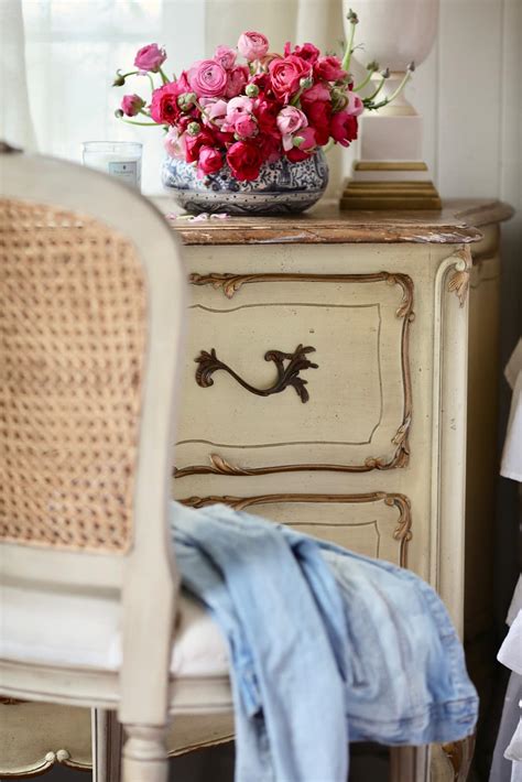 21 Ideas For Decorating With Blue And White French Country Cottage