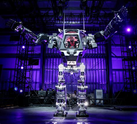 Jeff Bezos Opens Secret Amazon Conference In Giant Method 2 Robot Mecha