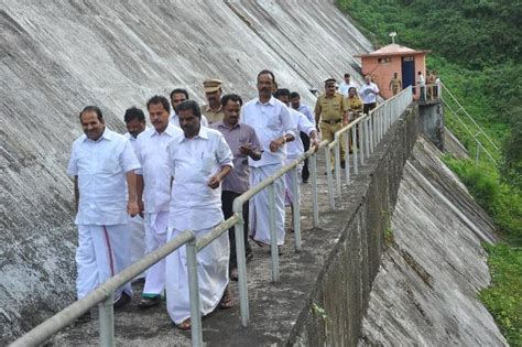 Once kerala's idukki dam is opened, thousands of people will be affected by the swelling waters between thadyambad, karimban and injivarakkuth new delhi: RECENT POLITICAL ISSUES IN KERALA: Mullapperiyar: Issues ...