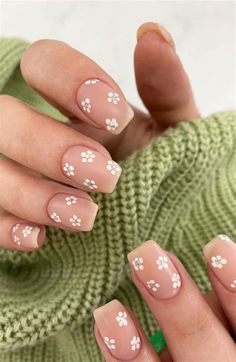 Summer Nail Designs Youll Probably Want To Wear Pretty White Flower