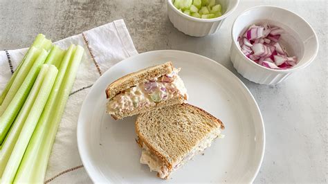 Simple Tuna Salad Sandwich Recipe