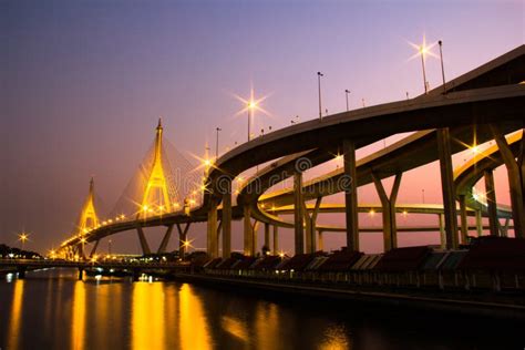 Ponte De Bhumibol Banguecoque Tailândia Foto De Stock Editorial