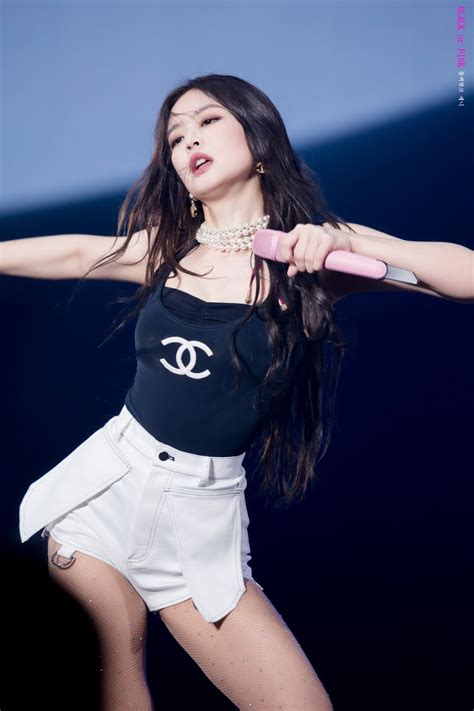 20 Times Blackpinks Jennie Showed Off Her Perfect Body Line Koreaboo