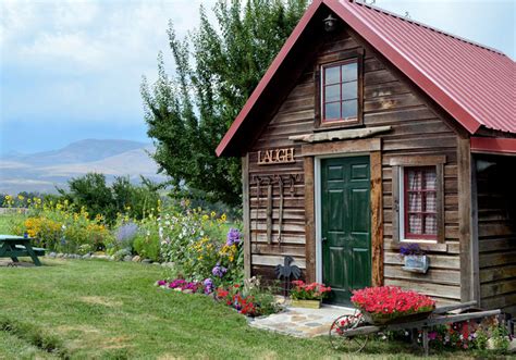 If you've been looking for the perfect log home or log cabin in bend, sisters, redmond, la pine, madras or prineville then you've come to the right place. Small Cabin Escape: Richland, Oregon