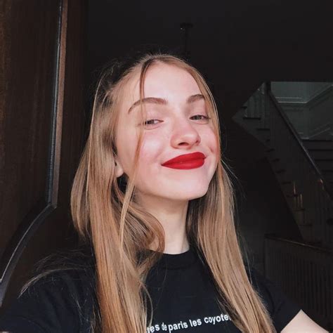 lauren laurenorlando88 instagram photos and videos lauren red lipsticks lipstick