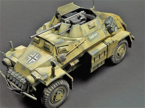 German Armored Car Sdkfz 222 Plastic Model Military Vehicle Kit 1
