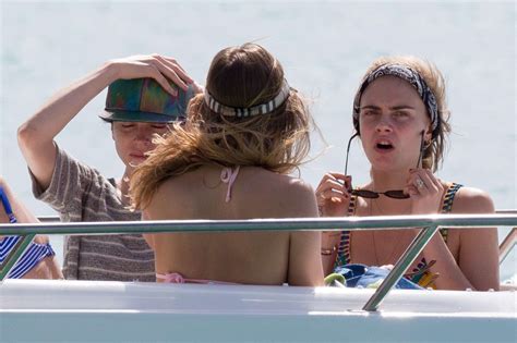 Cara Delevingne With Annie Clark And Suki Waterhouse On The Beach In