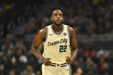 Jul 18, 2021 · middleton never appears rattled when things don't go his way or overexcited when he's rolling. Milwaukee Bucks: Khris Middleton picking up right where he left off