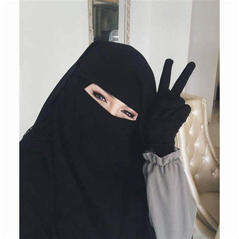 Niqab Girl