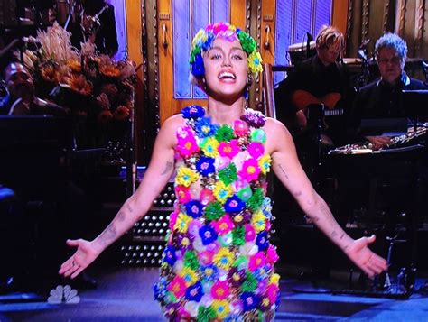 Miley Cyrus Snl Monologue 2015 Video Saturday Night Live