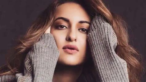 Sonakshi Sinha Says Her Ramayan Gaffe Was Embarrassing Calls It An Honest Mistake India Tv