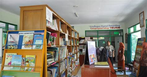 Malang Public Library Pembinaan Perpustakaan Sekolah Di Sdn Tunjungsekar 1