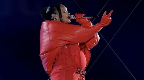 Download Is Rihanna Pregnant Again Super Bowl Photos Make Fans Think