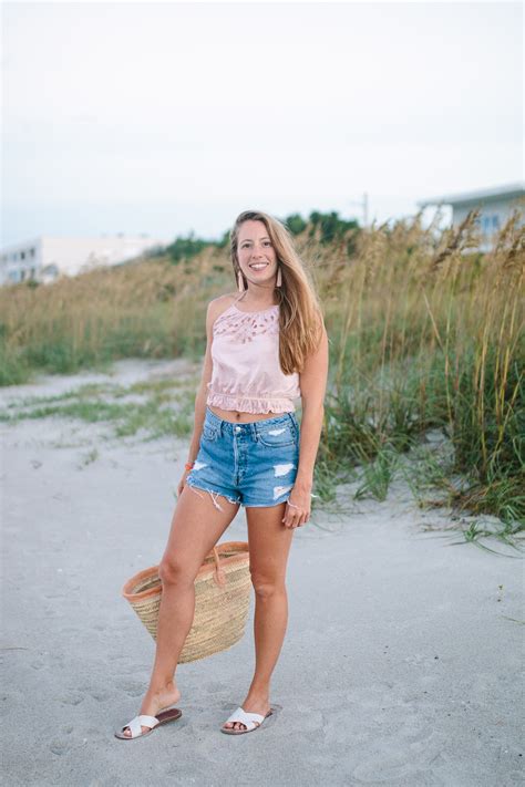 What To Wear To The Beach A Casual Denim Shorts Outfit Sunshine Style
