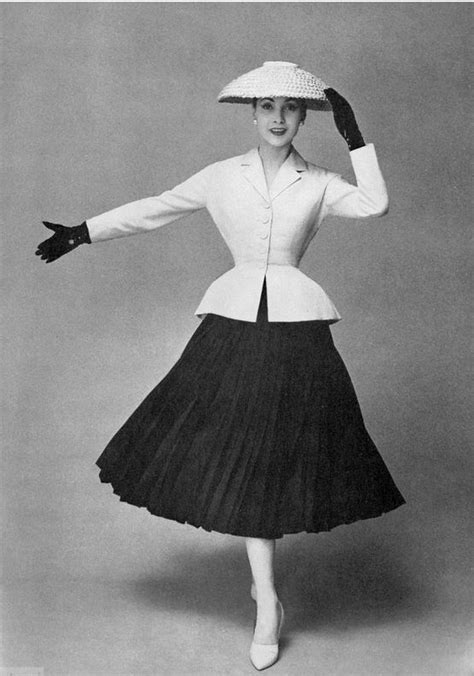 1947 this bar suit was one of the most popular models in dior s first collection which he