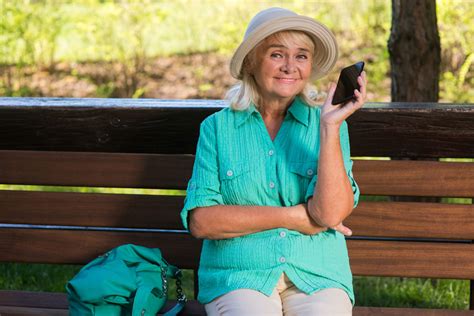 Reasons To Go For Aarp Cell Phones For Seniors