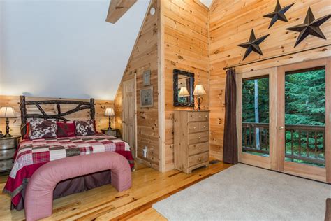 Internet, air conditioning, fireplace, tv, satellite or cable, washer & dryer, parking, no smoking, heater bedrooms: Twin Falls Rental Cabin | Cuddle Up Cabin Rentals