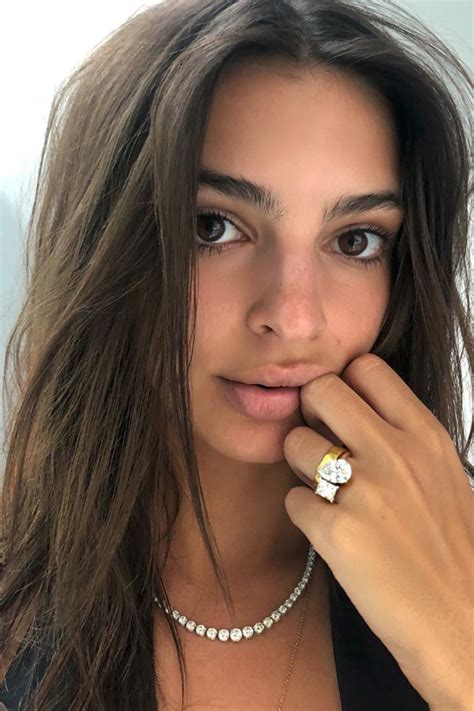 Endlich Emily Ratajkowski Zeigt Ihren Verlobungsring Vogue Germany