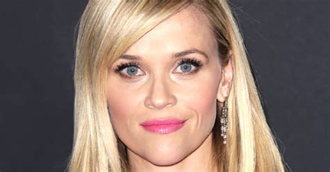 Reese Witherspoon Shares Favorite Instagram Accounts