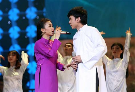 Kèm theo đó nam ca sĩ chia sẻ lại bài viết của vợ. Đan Trường Cẩm Ly, giọng ca còn mãi với thời gian - Tạp ...