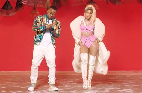 Yo Gotti Ft Nicki Minaj Rake It Up Traduzione Testo Video Ufficiale