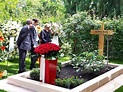 Stilles Gedenken am Grab des Altkanzlers Helmut Kohl | Speyer Kurier ...