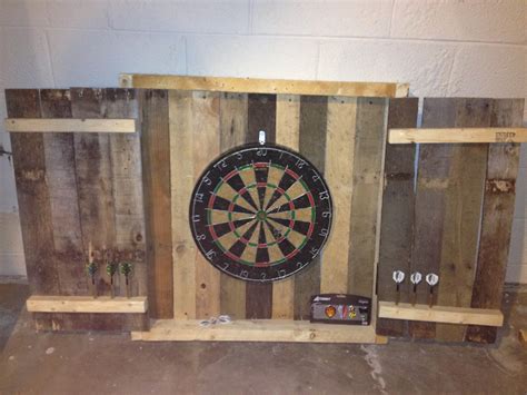 Best dart board cabinets money can buy: Pallet Dart Cabinet | Upcycling Creations - Turning Trash ...