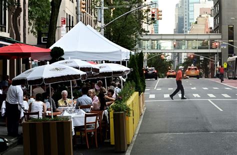 Video Shows Couple Having Sex At Outdoor Dining Shed In New York