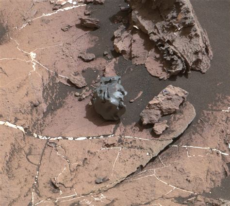 Curiosity Mars Rover Checks Odd Looking Iron Meteorite Nasa Mars
