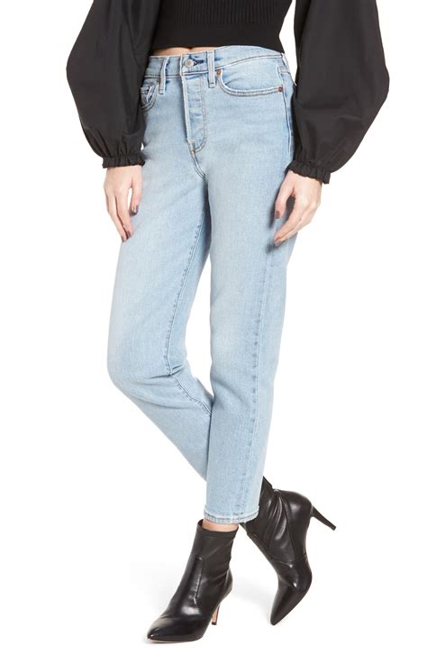 Levi’s Wedgie Icon Fit High Waist Crop Jeans