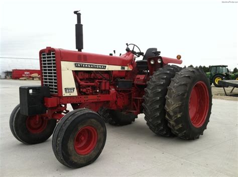 1969 International Harvester 856 Tractors Row Crop 100hp John