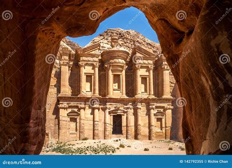 Ad Deir The Monastery At Petra Jodan Stock Image Image Of Khazneh