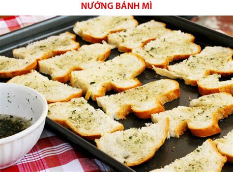 Đừng vội vứt bỏ bánh mì cũ, chút biến tấu với bánh mì bạn có thể chế biến lại món bánh mì ấy thành nhiều món ăn vặt thơm ngon, hấp dẫn đấy. Món ăn vặt: Cách làm bánh mì nướng bơ tỏi nóng hổi, béo ...